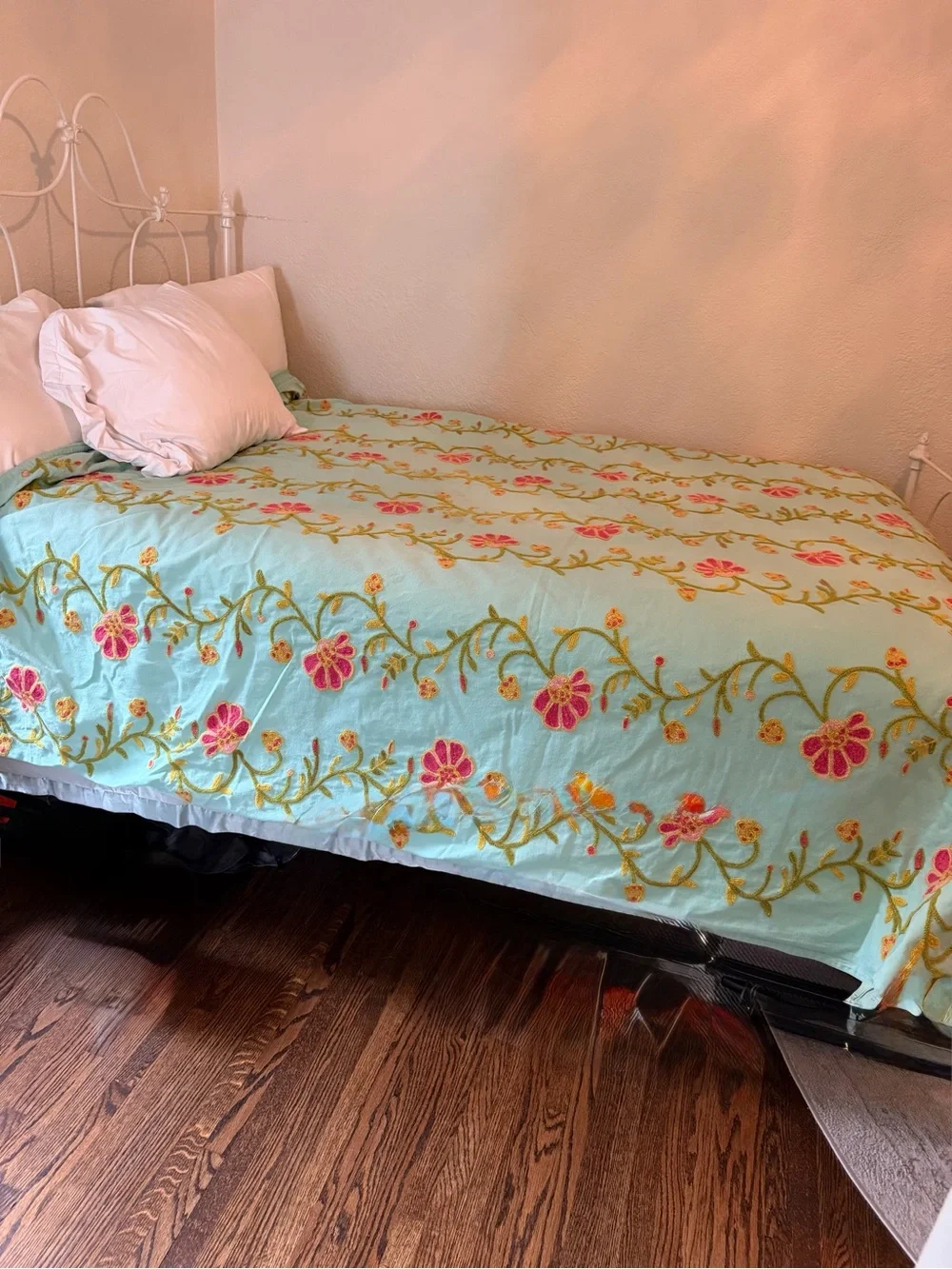 Floral Embroidered Light Blue/Green Anne Selke Pinecone Hill duvet—Full/Queen